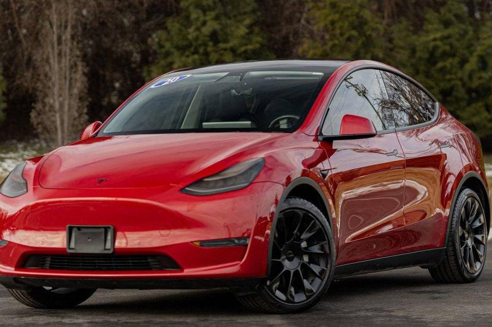 TESLA MODEL Y 2020 5YJYGDEE5LF038713 image